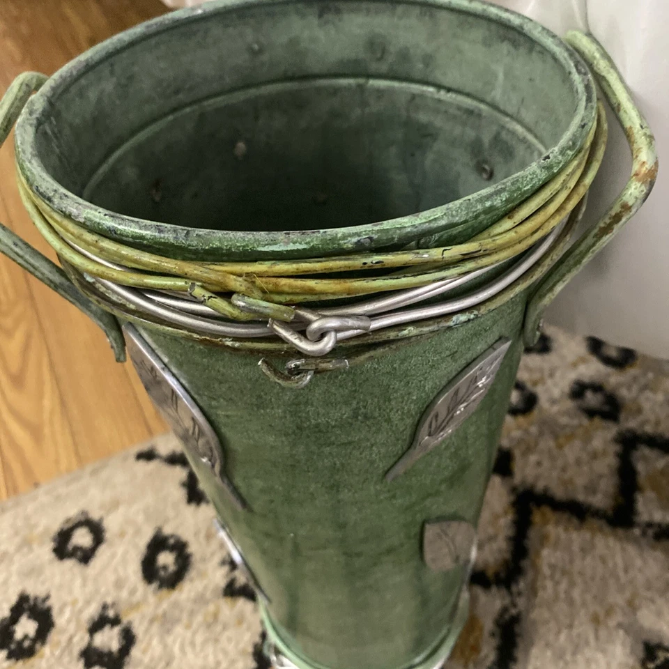 Florero/soporte paraguas de metal seco de 14’ de alto Foto 2 de 4