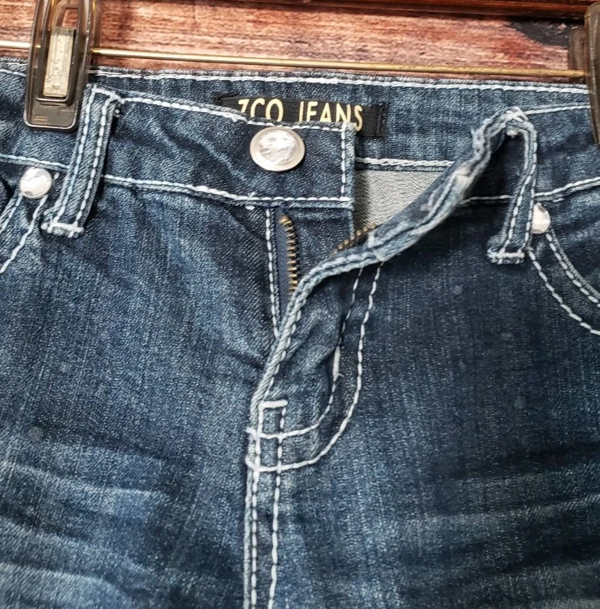Jeans ZCO Juniors Talla 9 Envejecidos Tiro Bajo Estrás Ajustados Denim Lavado Oscuro  Foto 4 de 4