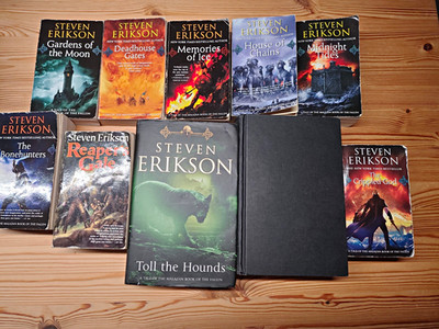 Malazan Book of the Fallen Hauptserie Bücher 1-10 auf Englisch Von Steve Erikson