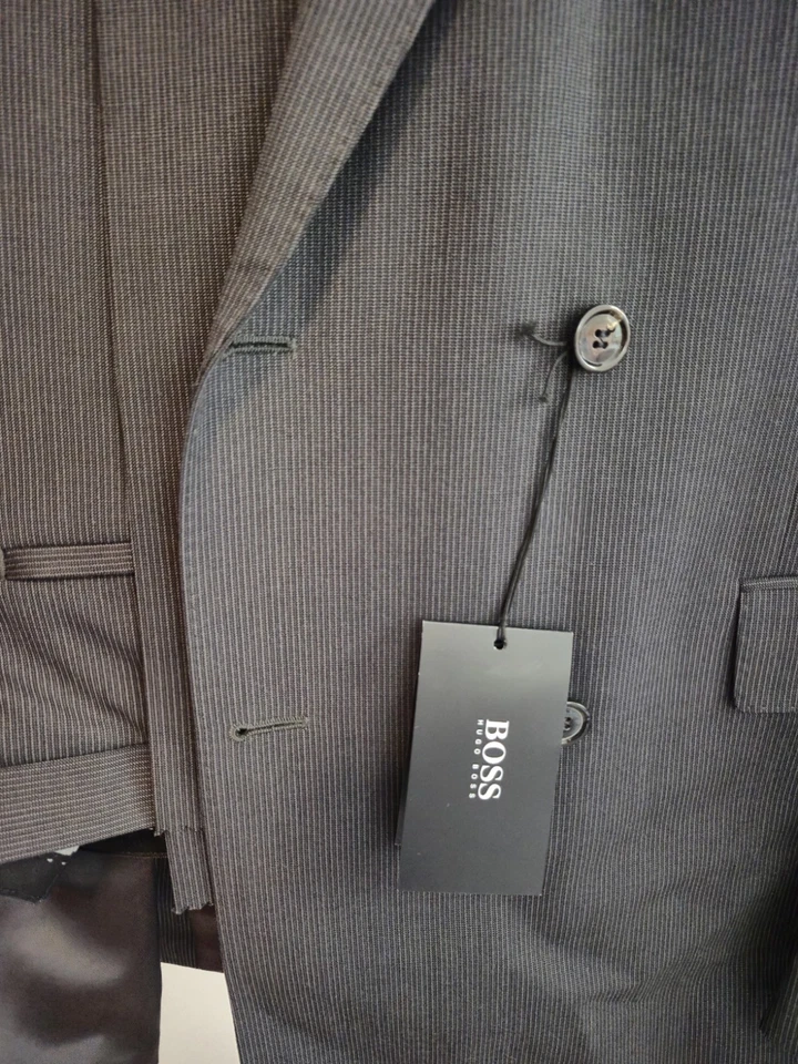 Nuevo con etiquetas Traje HUGO BOSS Diseñador Super 100 Para Hombre Doble Pecho LANA VIRGEN 44R Foto 3 de 4