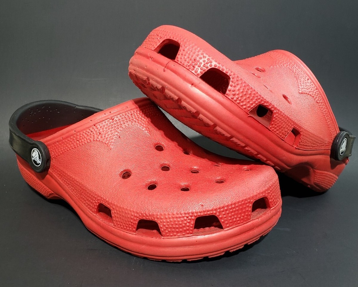Crocs Unisex‎ Red Clogs Size M-5 W-7 Amazon.com | Crocs Unisex-Adult Classic Camo Clogs, Black  main image 2
