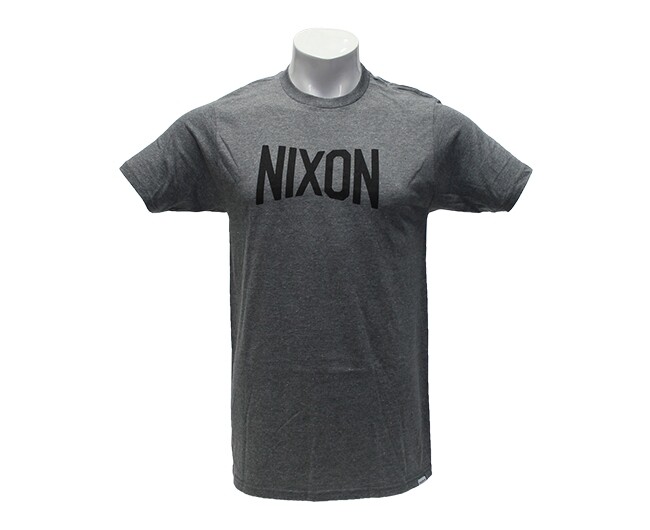 НОВАЯ мужская темно-серая футболка с принтом Nixon Apollo S2804-2026 цена за 25 долларов США 4290₽