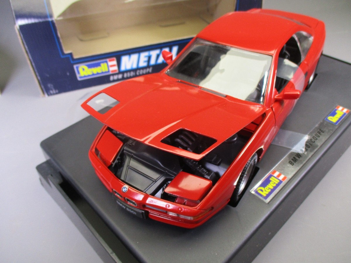 AX214 REVELL 1/18 1:18 BMW 850i COUPE REF 8827 ROUGE