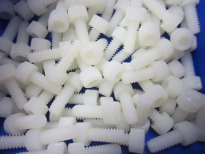 Lot of 100 Nylon Socket Head Cap Screws 10-24 Thread 1/2'' Long NEW