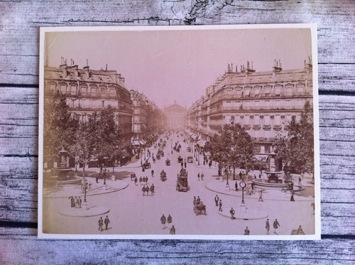 FRANCE, PARIS, SOUS la Tour Eiffel Vintage citrate print. Tirage