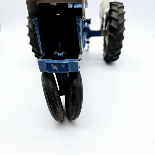Hubley Ford Commander 6000 Model Tractor Blue 1:12 Scale 1950s Vintage - Picture 11 of 11
