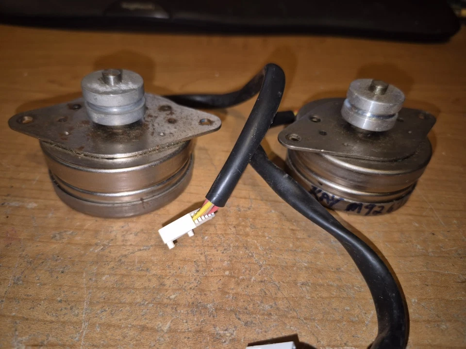 Raymarine RD218 RD424 Radar Motor f/ Radome Scanner, SL57L048S12-M1 PREOWNED - Image 2 of 2