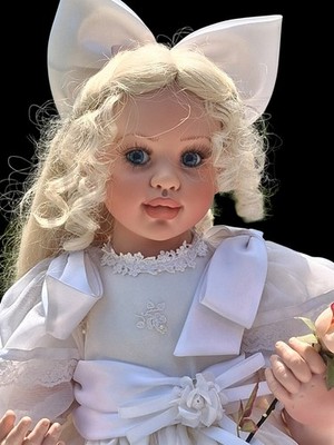 Fayzah Spanos S.R.E.A. Artist Proof Rare Low #13 Moonlight Shimmers Vinyl  Doll