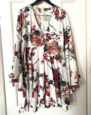 NEW BOOHOO v-neck floral dress sz.16