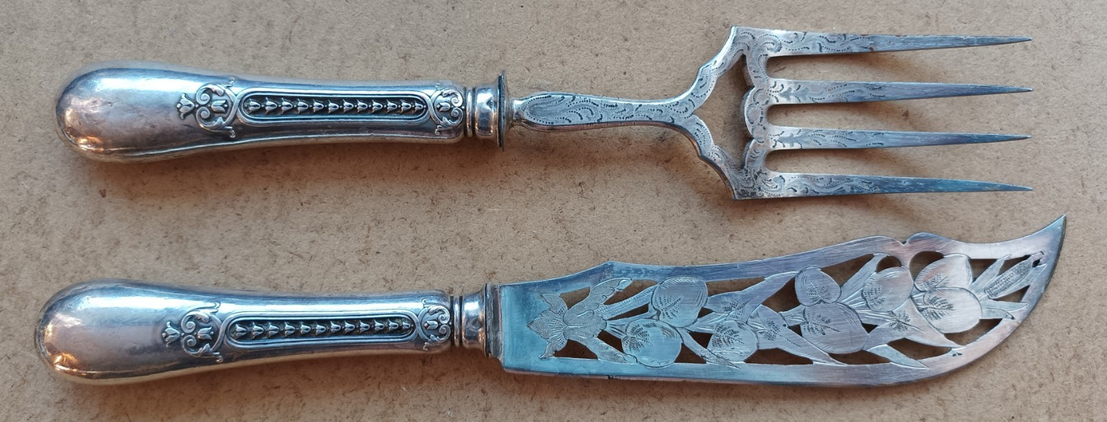 Serviceàgigotenargentmassif-PoinçonMinerveOrfèvrePDR