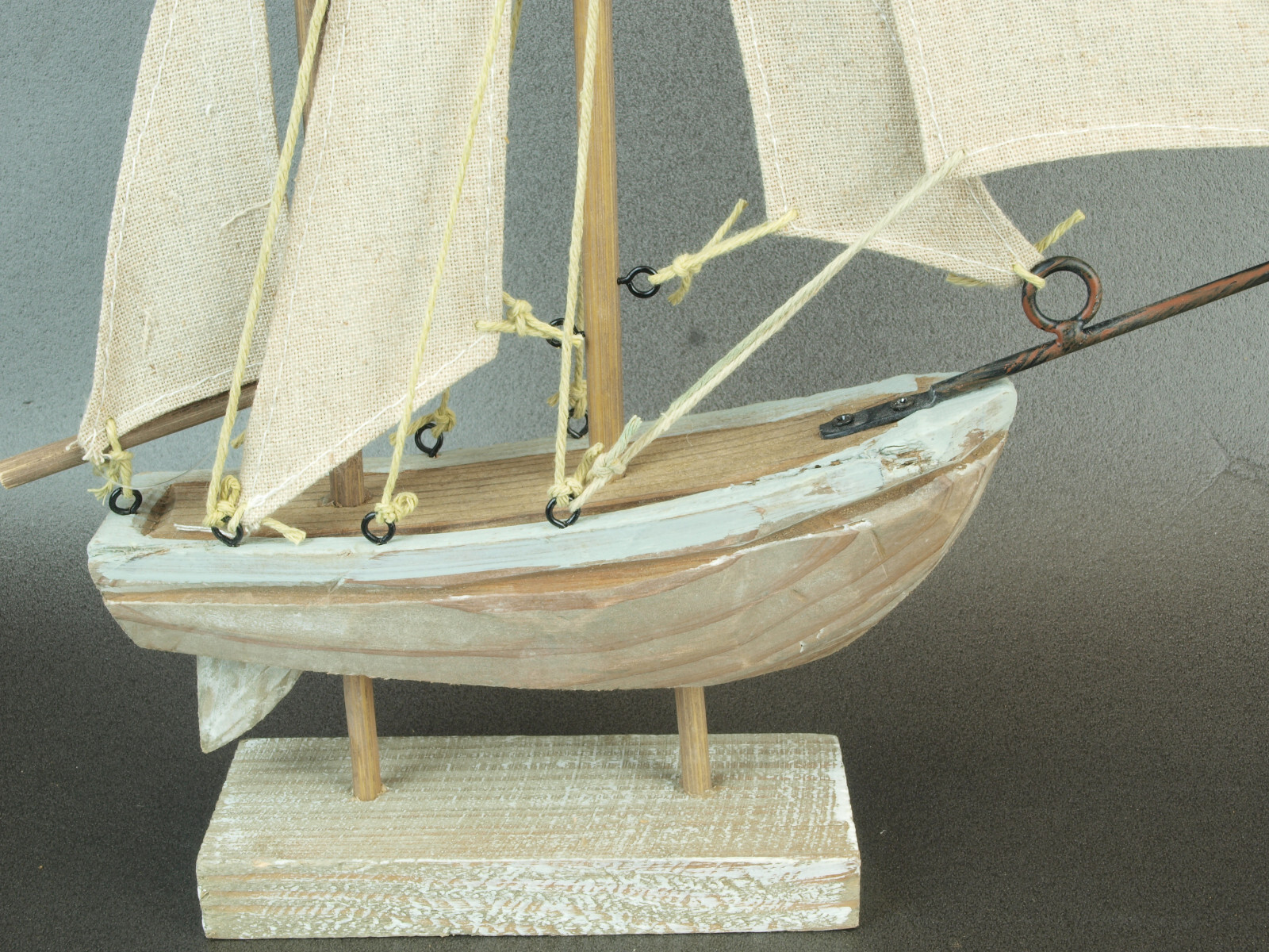 Maritimes Holz Segelboot - Deko Schiff Mit Blau-weißen Segeln 17cm