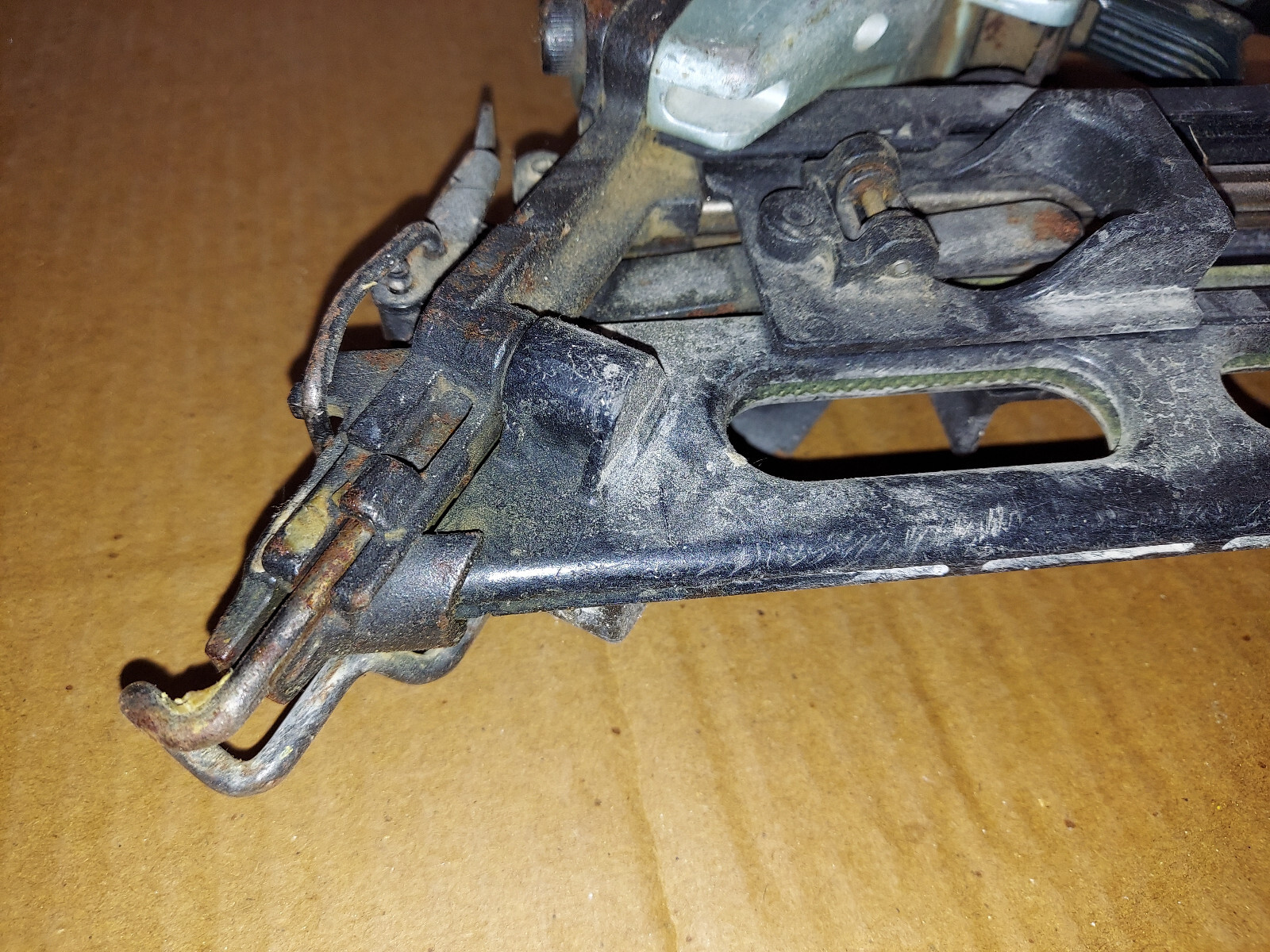 23DD42 HITACHI NAIL GUN, 21/2" FINISH NAILER, NT65M?4, UNTESTED, FOR