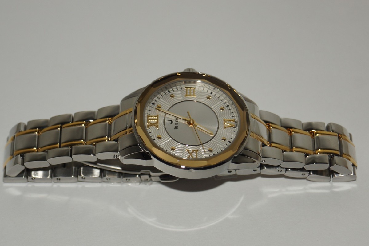 Bulova Two Tone Women display picture 2