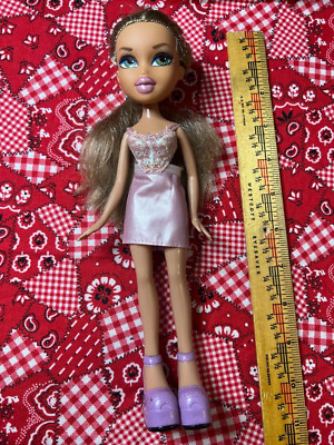 Bratz,  (?) Yasmin Doll ( not positive ) 2001, Preowned,
