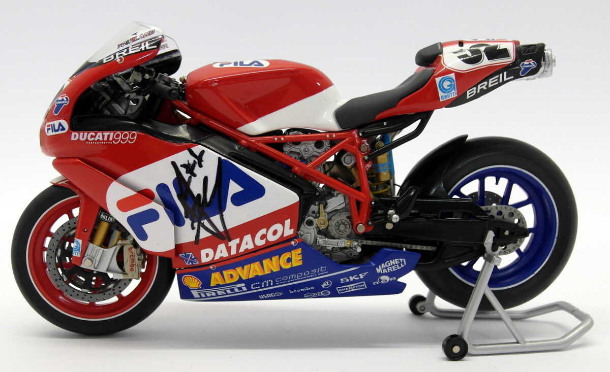 Minichamps 1/12 Scale 122 040252 Ducati 999R F04 WSB 04 James