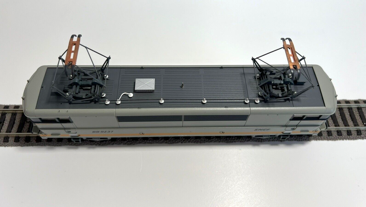 Locomotive roco SNCF BB 22392 , HO - Modélisme