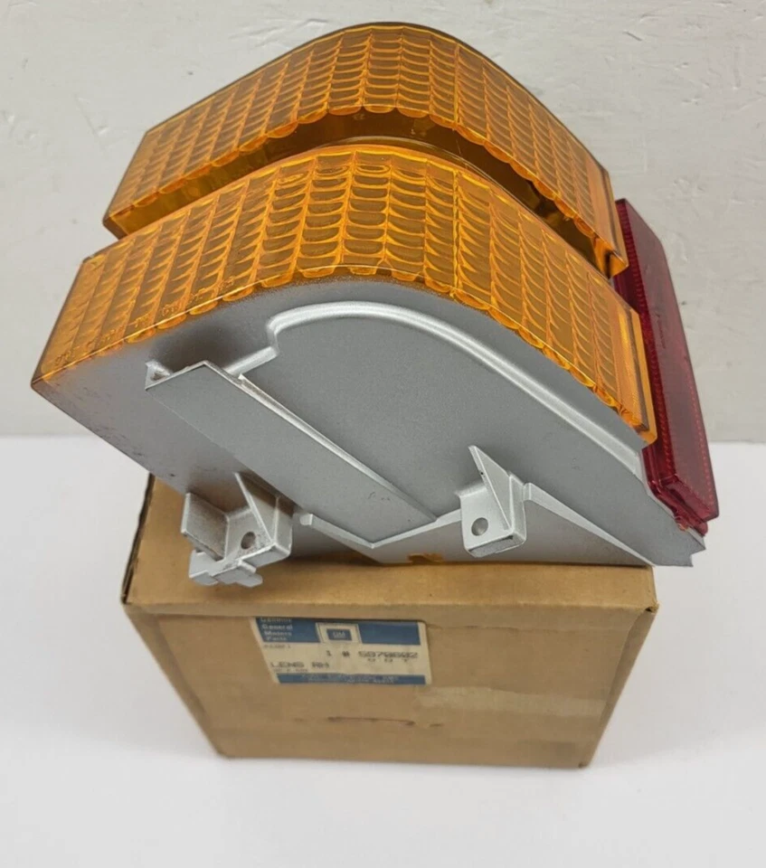 Lente lámpara trasera esquina derecha personalizada Buick Lesabre Lesabre 1979 5970602 NOS Foto 2 de 4