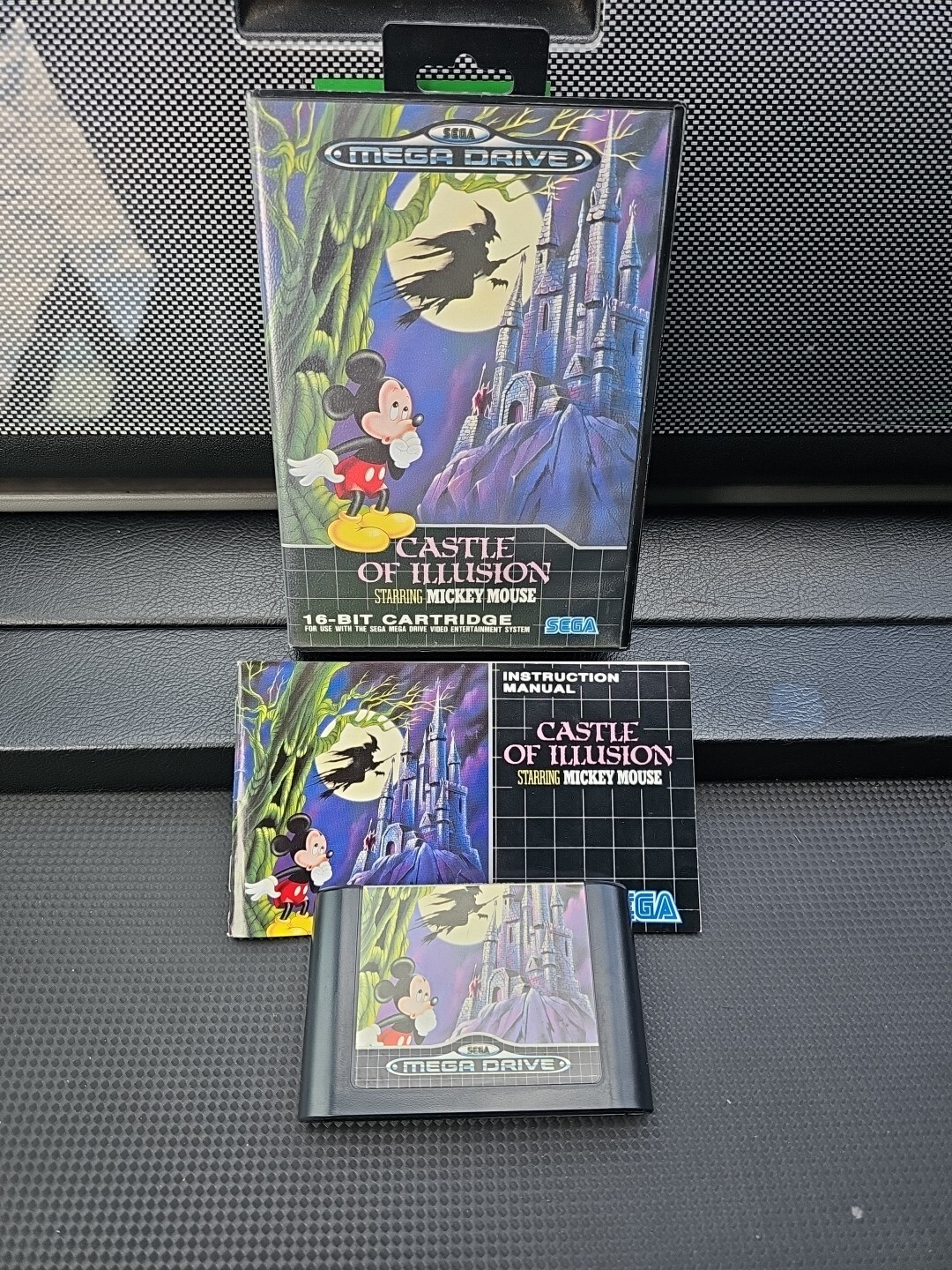Castle of Illusion Starring Mickey Mouse (Sega Megadrive,1990) With Manual