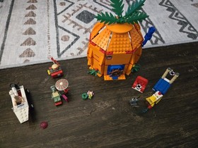 2009 LEGO SPONGEBOB SQUAREPANTS GOOD NEIGHBORS BIKINI BOTTOM 3834 100% COMPLETE!