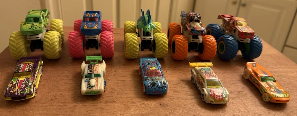 10 Pack Hot Wheels MONSTER Truck GLOW-In-DARK Vehicles -5 Race Cars & 5 Trucks - Image 2 of 4