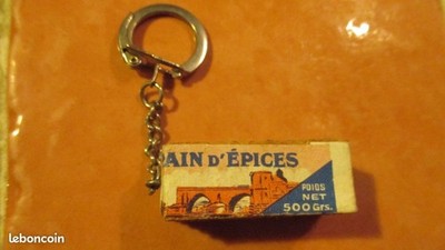 Vintage Avignon Gingerbread Keychain