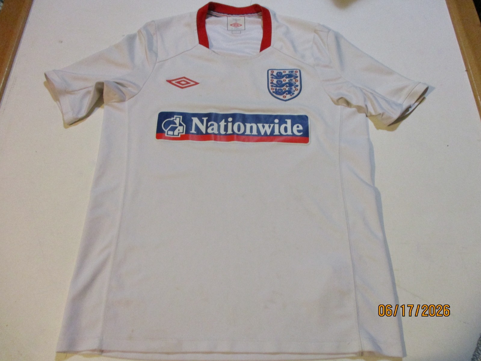 ENGLAND NATIONAL FOOTBALL TEAM VINTAGE 2000s UMBRO SOCCER JERSEY SM