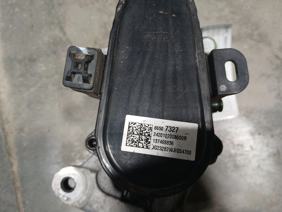 Passenger Right Rear Caliper 86507327 For 2024 GMC Hummer EV 3001384 - Image 2 of 4