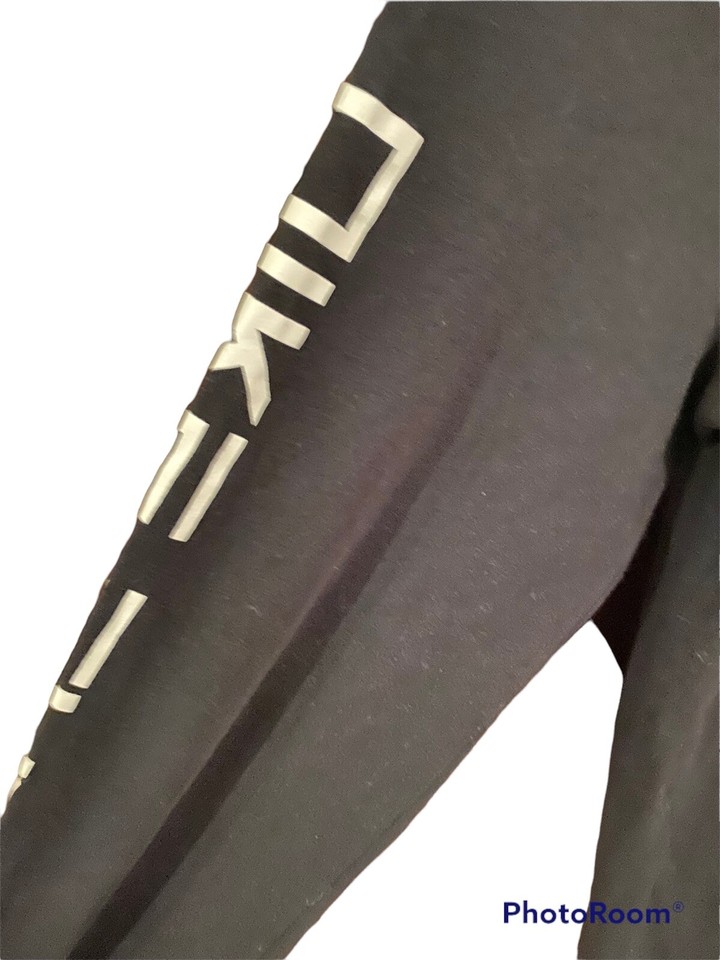 The Nike Elite Tee Teen Athletic Black Long Sleeve Shirt Size Mens