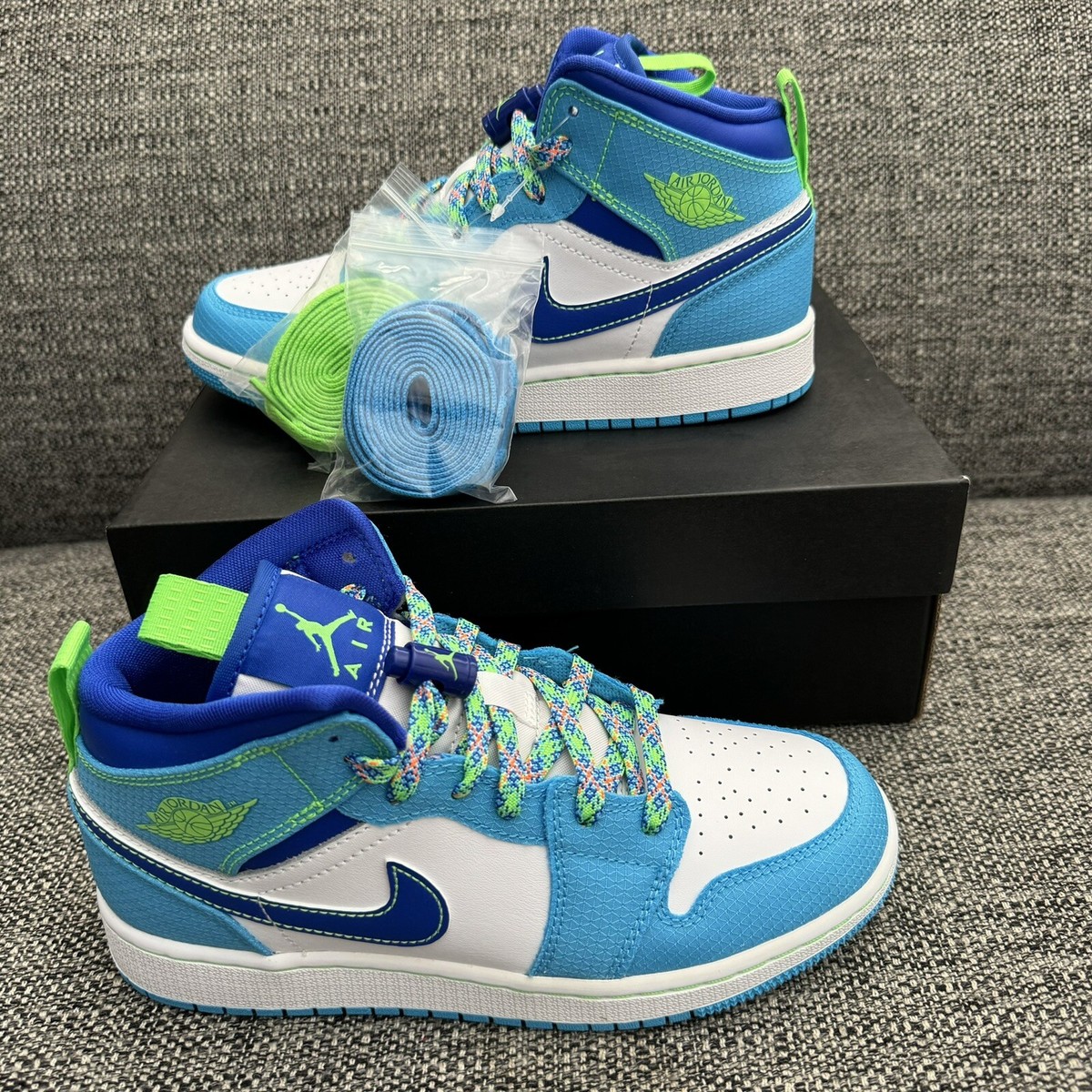 限定値引き Nike Air Jordan 1 Mid (GS) ホワイト 4Y Nike Air Jordan 1 Mid GS SE “Cyber Active Fuchsia” CZ9835