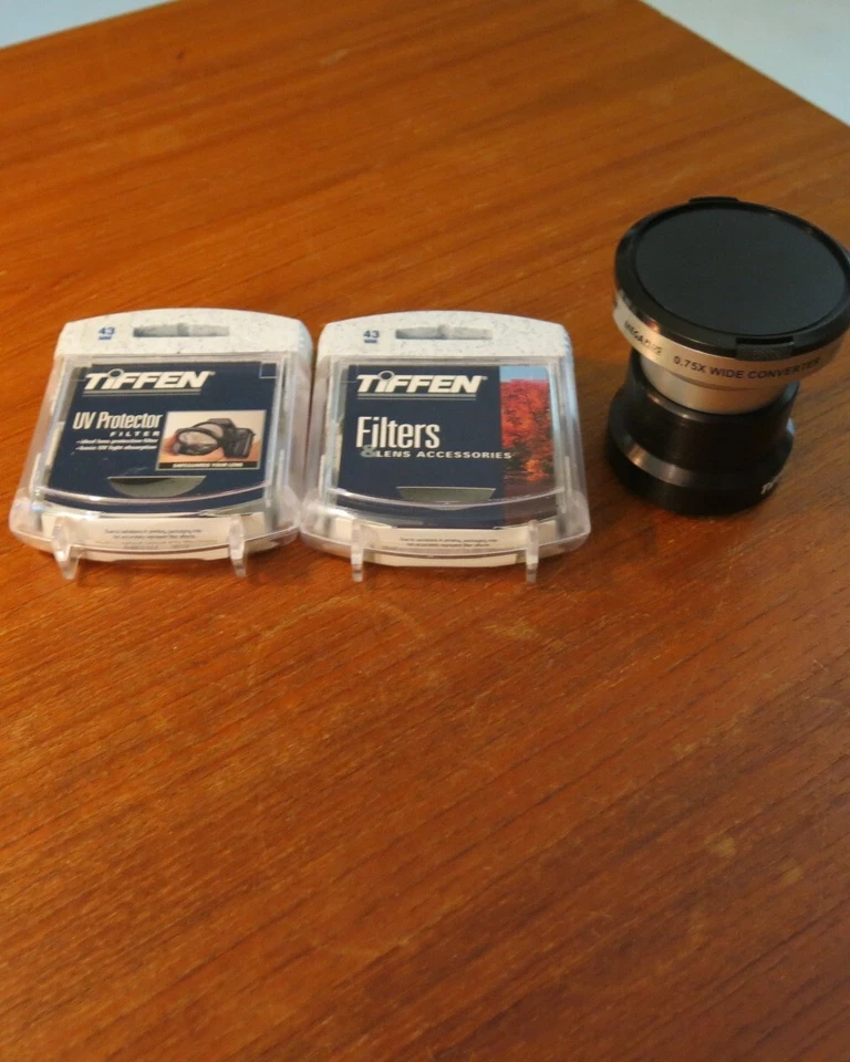 Vintage Tiffen MEGA plus 0.75X Wide Angle Converter Lens 43mm with 2 filters - Image 2 of 4