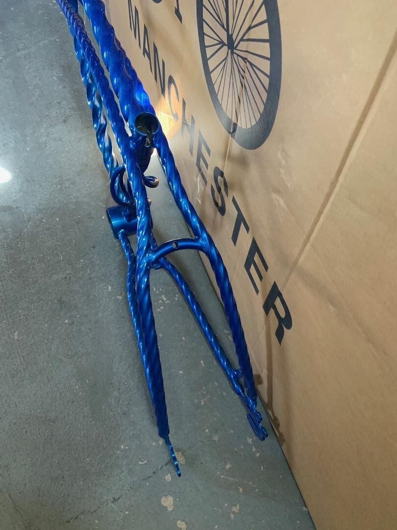 BLUE CAGED TWISTED Bicycle Frame for 20