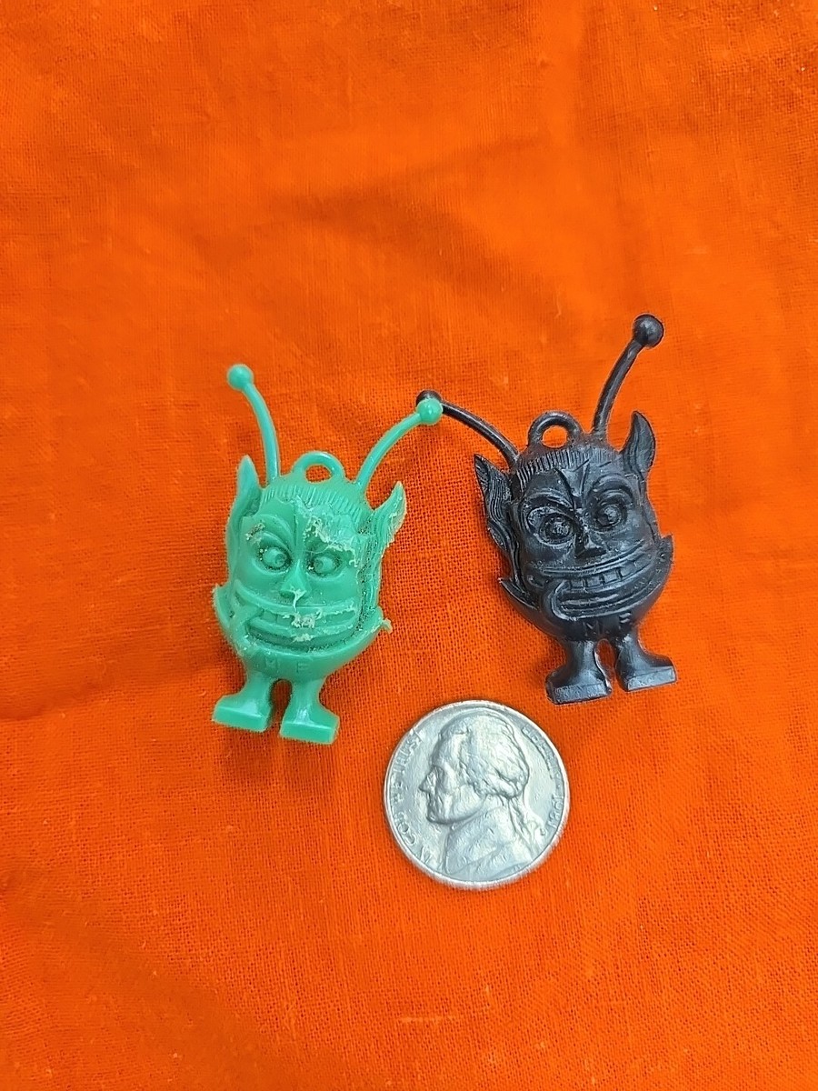 VTG 1960s Ed Roth Green Blac Martian Rat Fink Toy Plastic Gumball