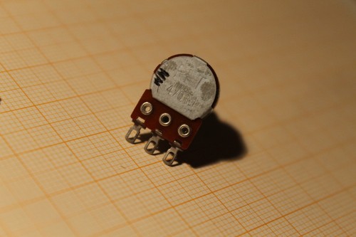 2 RFT Poti Potentiometer TGL 9100 685.127.2 470R1 Welle 4x12mmD 0,05W 200V #ZH02 - Picture 2 of 4
