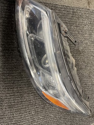 2014 2015 Kia Sorento Headlight Left LH Driver Side OEM Halogen Headlamp