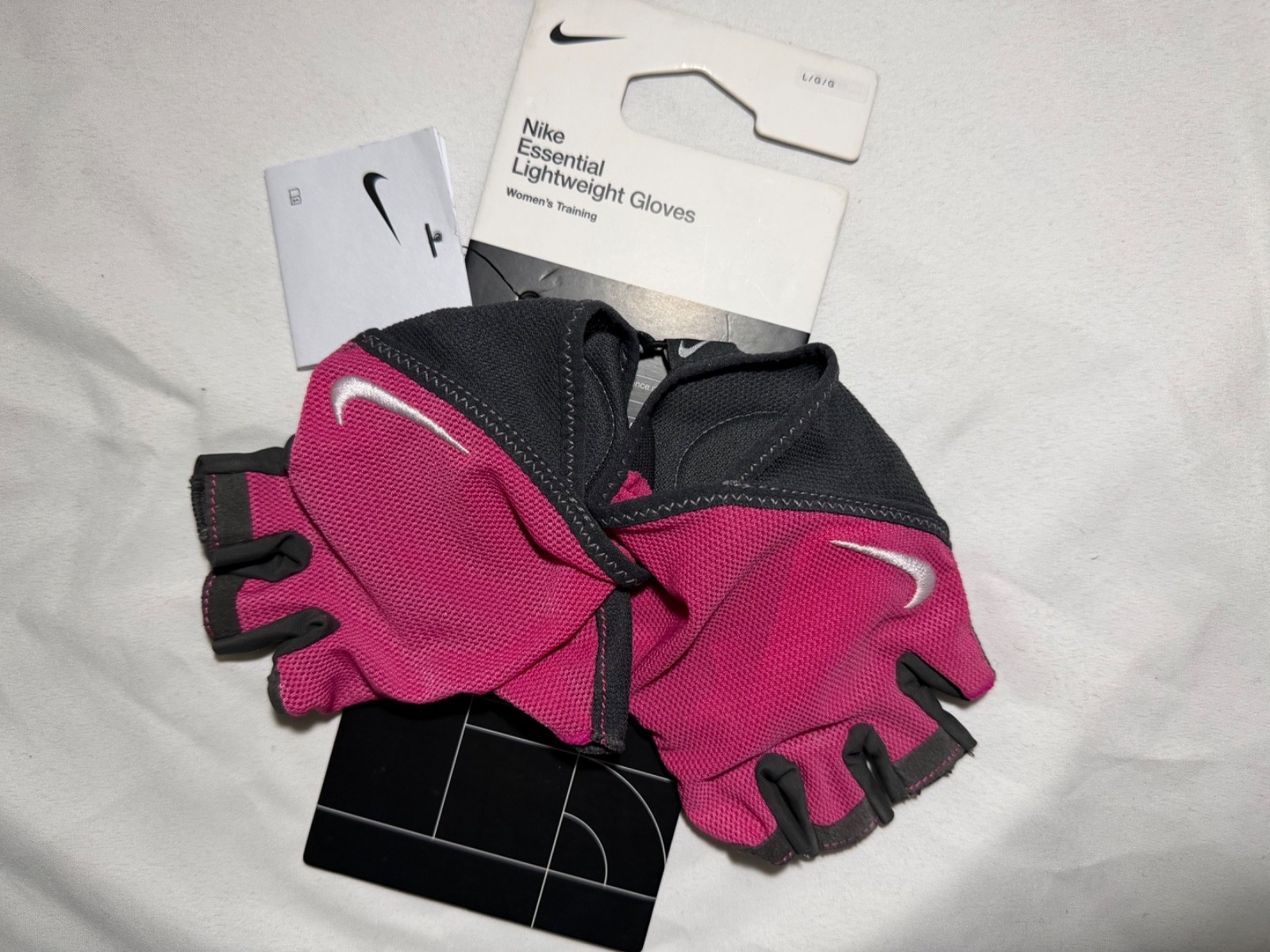 nike essential lightweight gloves thumbnail 2