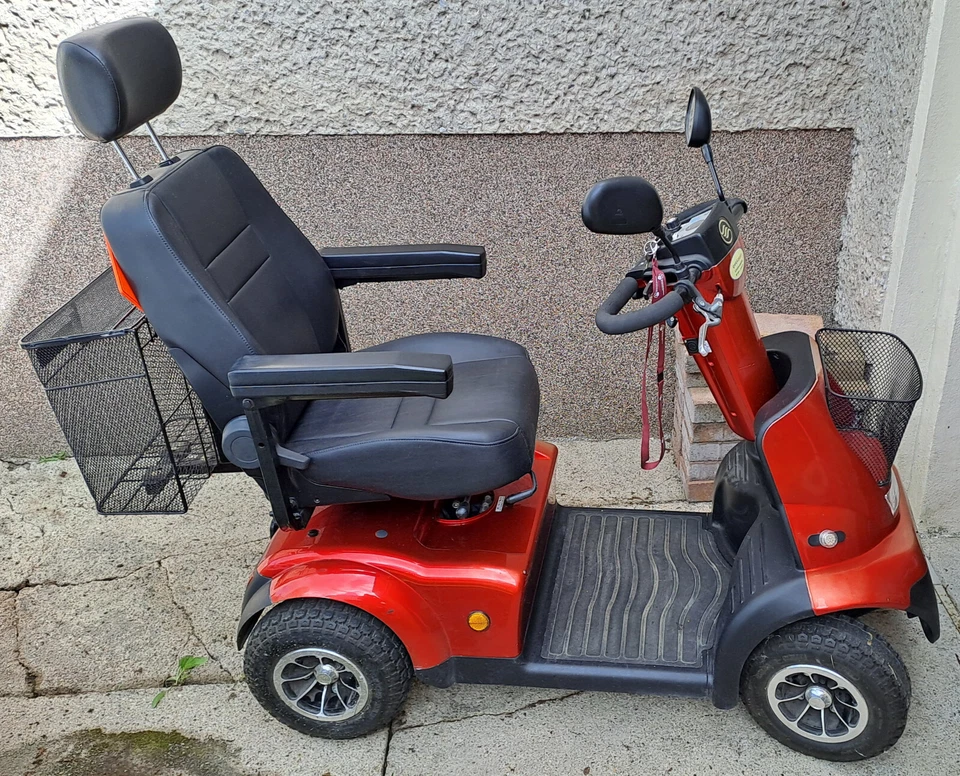 circu-C4 Elektromobil 4-rädrig E-Quad Afiscooter-C - rot, top-Zustand