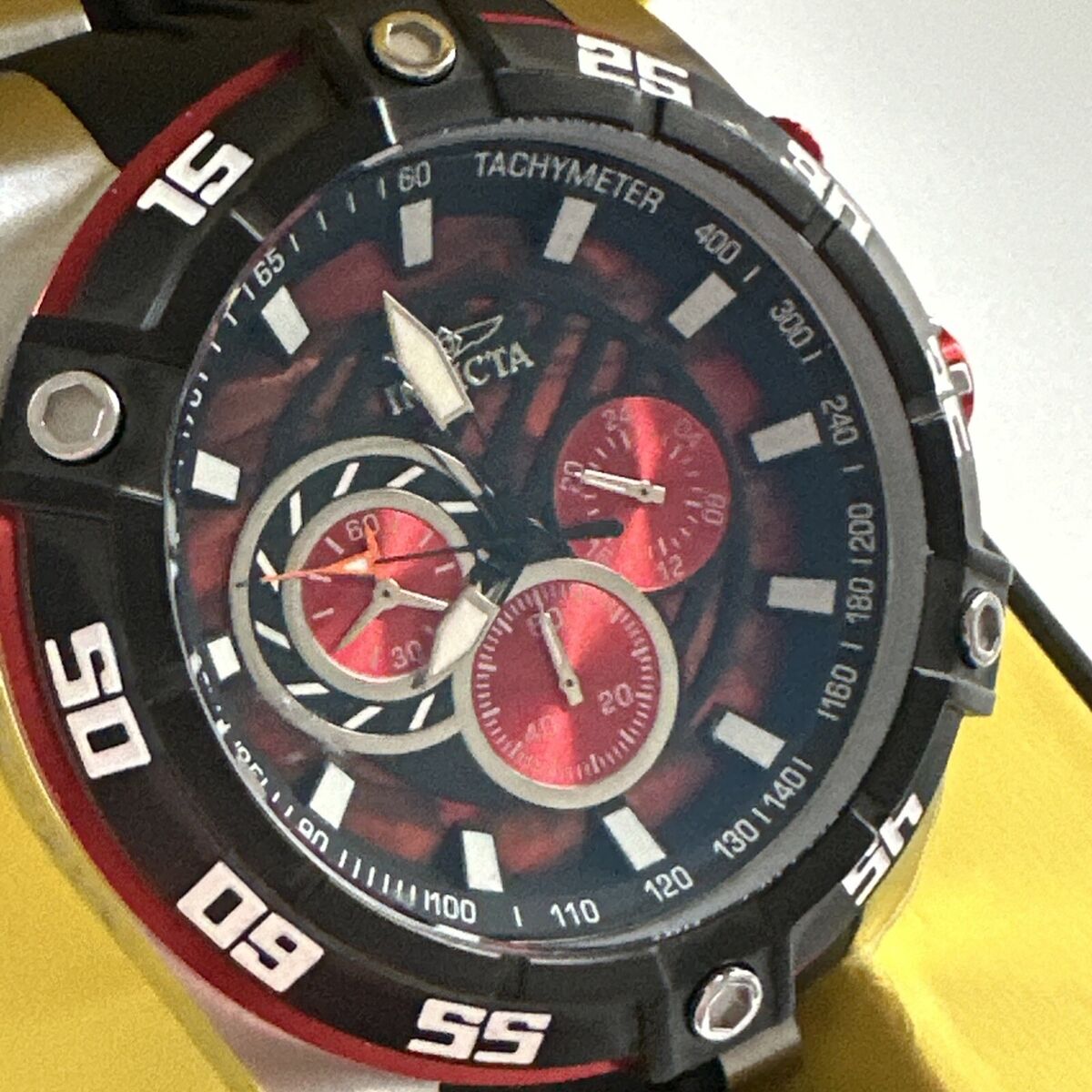 Invicta Men's 27252 Speedway Quartz Chronograph Red Dial Watch Invicta Men's 27252 Speedway Quartz Chronograph Red Dial Watch