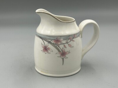 Royal Doulton Mayfair frische Blumen L.S.1052 - 3/4 Pint Milchkännchen.