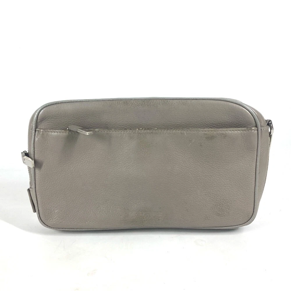 Pochette Dior logo avec sangle sac clou cuir gris