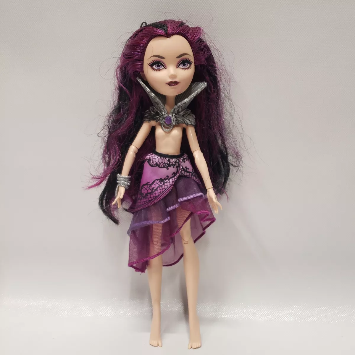 Ever After High First Chapter Raven Queen Doll Mattel 2012 NOT COMPLETE