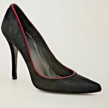 Stuart Weitzman Anna Sophia Robb pompa per capelli pony nero con tubazioni rosse taglia 9
