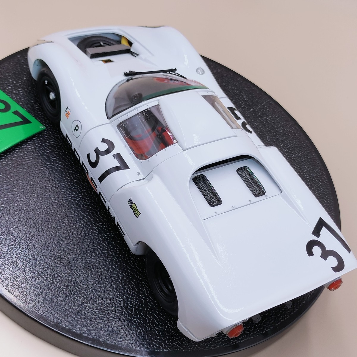 Exoto 1/18 Porsche 910 #37 White Green 12h Sebring Siffert