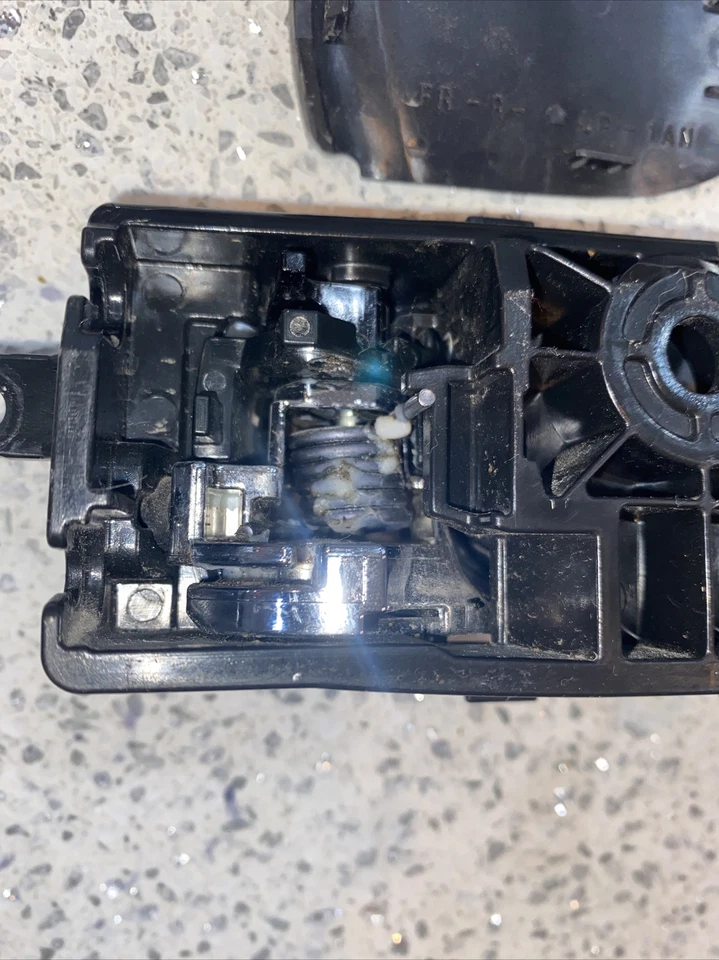 2011-2015 Nissan Quest Passenger Side Inside door handle GENUINE OEM 80670-1AN0A - Image 4 of 4