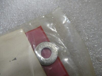 E107 Mercury Quicksilver 9B 901671 Retainer OEM New Factory Boat Parts