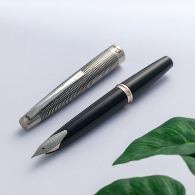 【廃盤レア】PILOT Elite S STERLING SILVER Vintage 1977 Pilot Elite Sterling Silver Cross Hatch 18K FM Pocket