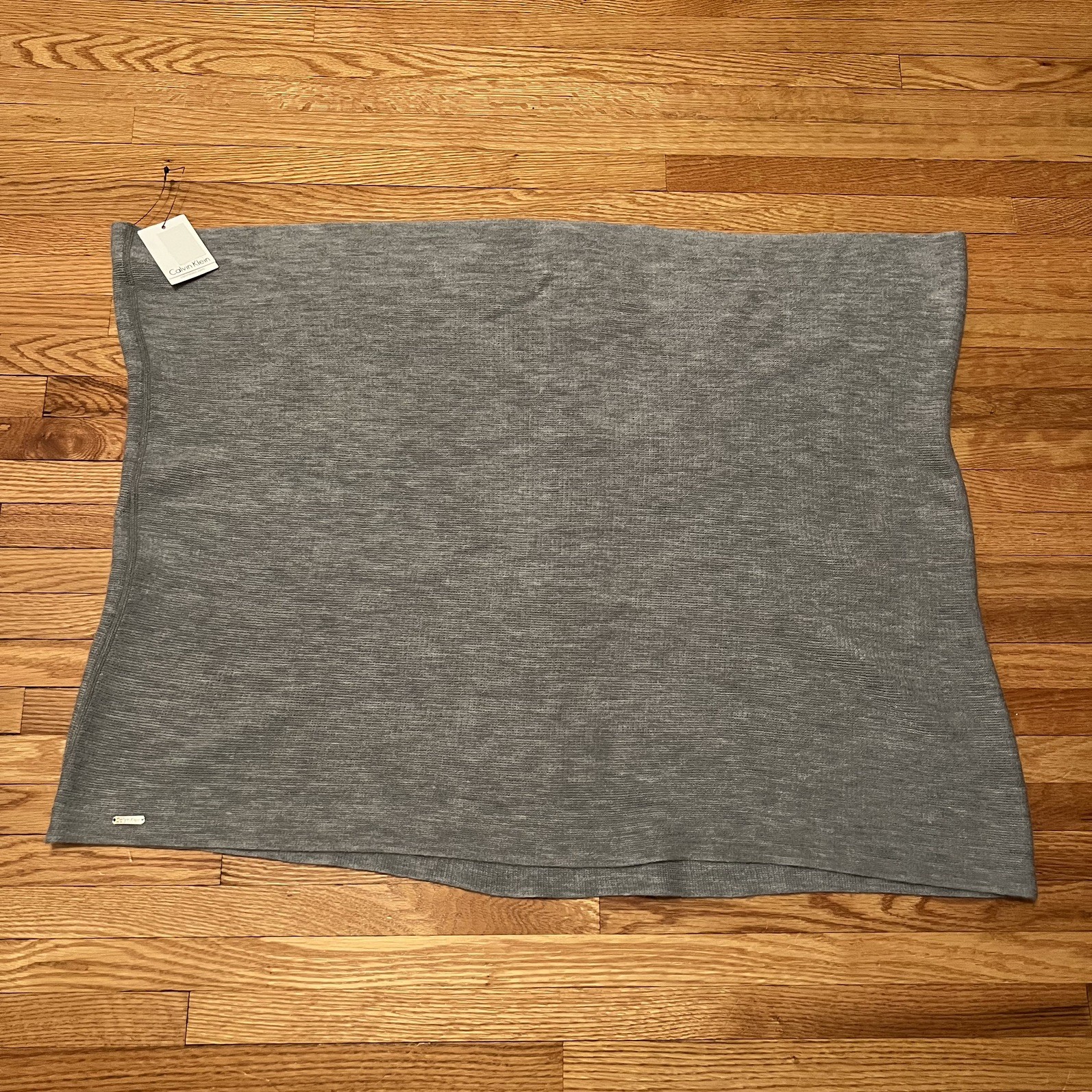 Calvin Klein Loop Infinity Gray Scarf NWT
