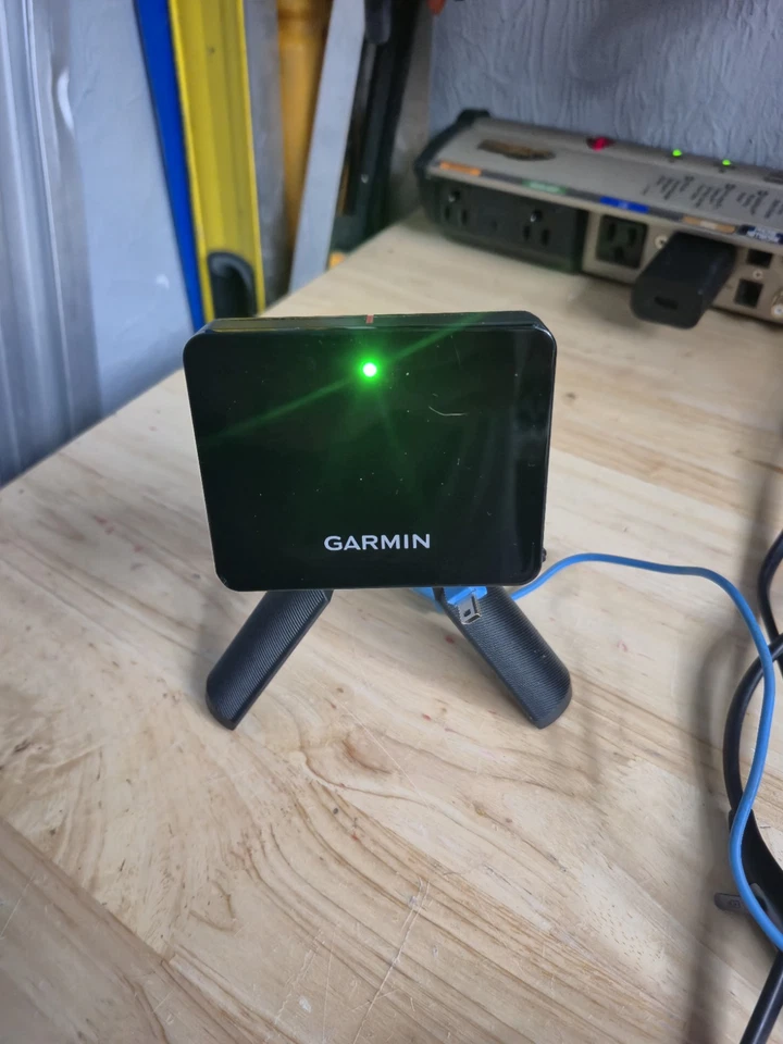 Garmin Approach R10 tragbarer Golf Launch Monitor Simulator mit Zubehör - Bild 1 von 4