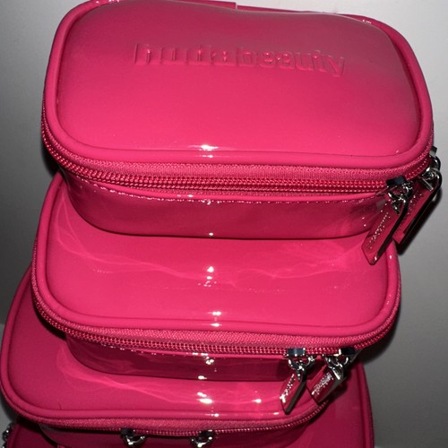 Huda Beauty Hot Pink Limited Edition Patent Makeup Bag Set of 5 - Foto 7 di 7