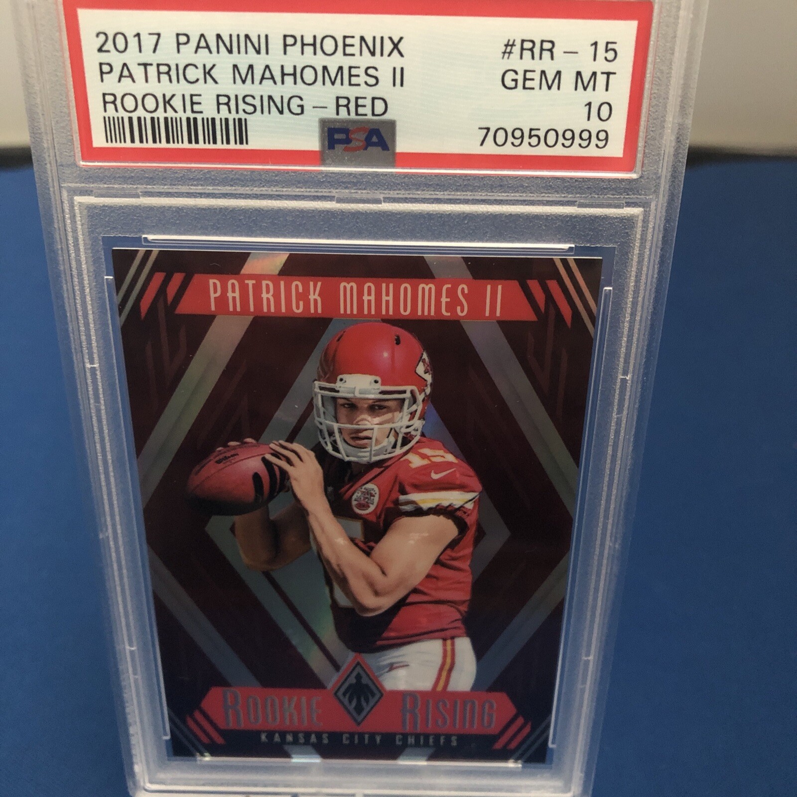 2017 Panini Phoenix - Rookie Rising Red Patrick Mahomes II 186/299 (RC). PSA 10
