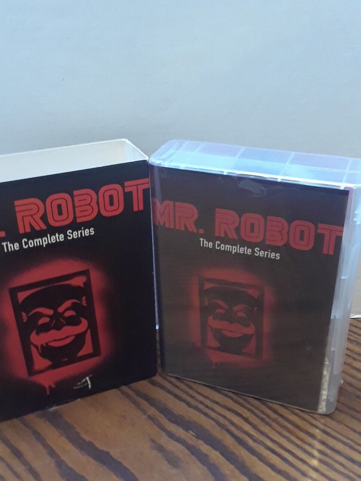 Mr. Robot: The Complete Series [Blu-ray] : Rami Malek, Christian Slater:  Movies & TV 